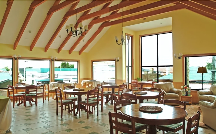 Imagen del bar/restaurante del Hotel Carpa Manzano. Foto 2