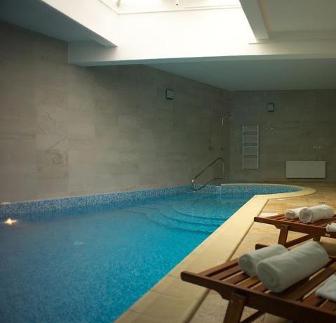 Imagen de la piscina del Hotel Carpați, Predeal. Foto 18