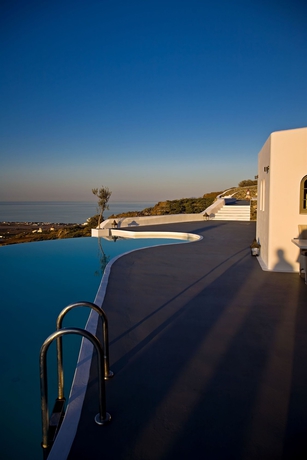 Imagen de la piscina del Hotel Carpe Diem Santorini. Foto 11