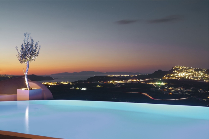 Imagen de la piscina del Hotel Carpe Diem Santorini. Foto 14