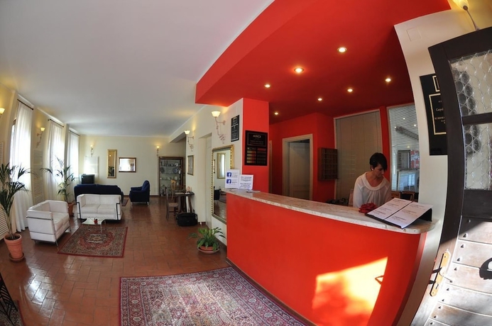 Imagen de los interiores del Hotel Carpediem Assisi Living Club. Foto 17