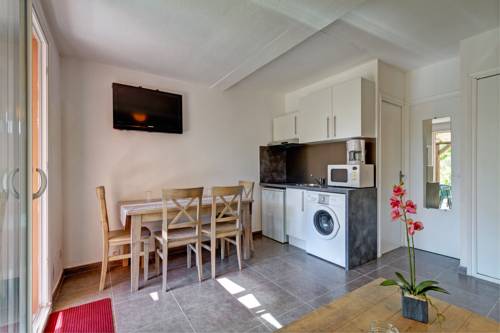 Imagen de la habitación del Hotel Carre Noir. Foto 14