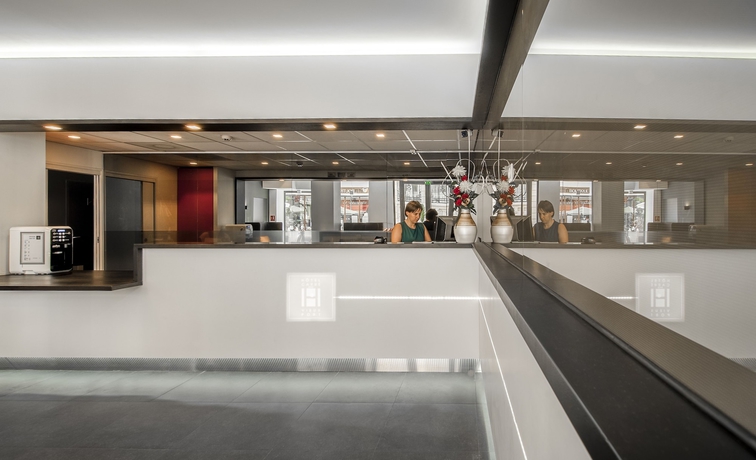 Imagen de los interiores del Hotel Carré Vieux Port. Foto 19