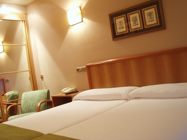 Imagen de la habitación del Hotel Carreño. Foto 9