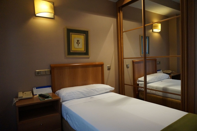 Imagen de la habitación del Hotel Carreño. Foto 13