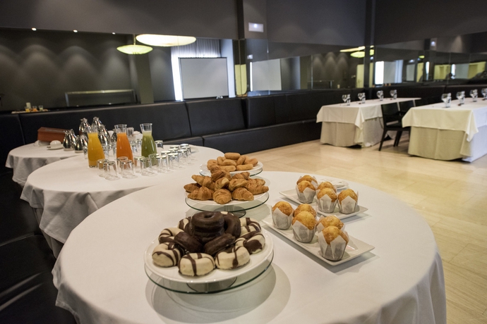 Imagen del bar/restaurante del Hotel Carr&iacute;s Cardenal Quevedo. Foto 3