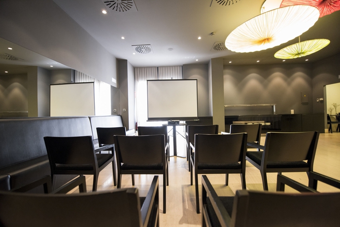 Imagen de los interiores del Hotel Carr&iacute;s Cardenal Quevedo. Foto 13