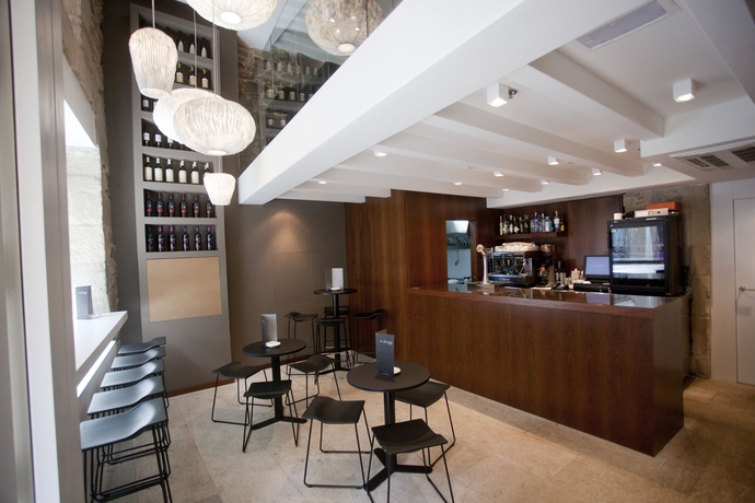 Imagen del bar/restaurante del Hotel Carrís Casa De La Troya. Foto 3