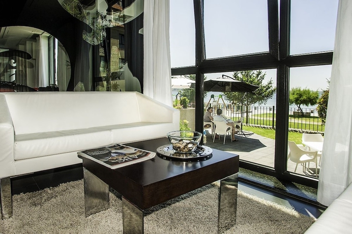 Imagen de los interiores del Hotel Carril. Foto 19