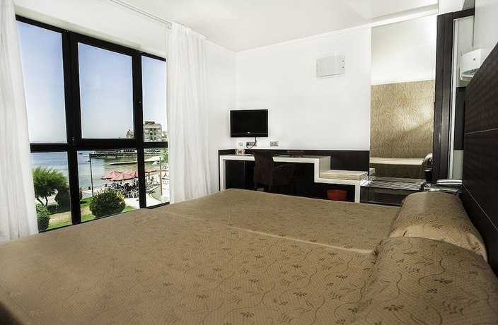 Imagen de la habitación del Hotel Carril. Foto 12