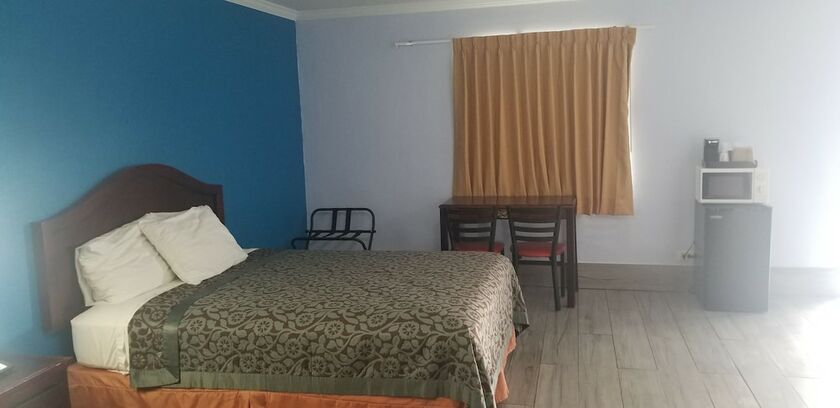 Imagen general del Hotel Carrizo Executive Inn. Foto 14