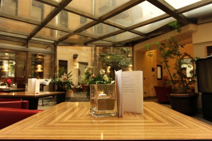 Imagen del bar/restaurante del Hotel Carrobbio. Foto 4