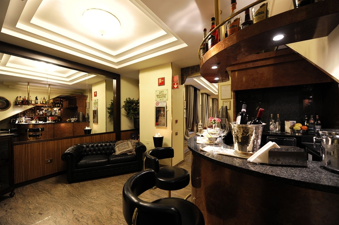 Imagen del bar/restaurante del Hotel Carrobbio. Foto 5