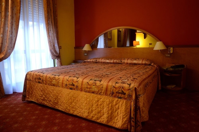 Imagen de la habitación del Hotel Carrobbio. Foto 13