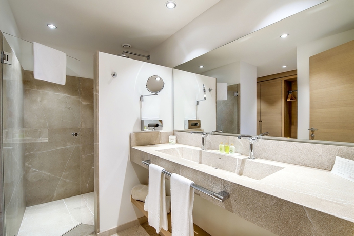 Imagen de la habitación del Hotel Carrossa Spa Villas. Foto 12