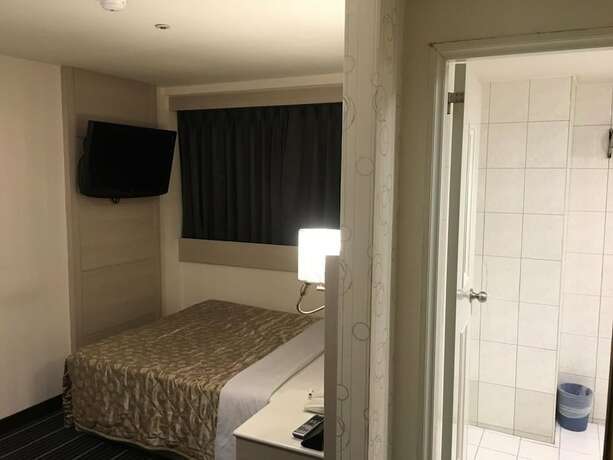 Imagen de la habitación del Hotel Carry. Foto 17