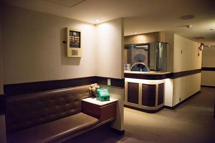 Imagen de los interiores del Hotel Carry. Foto 19