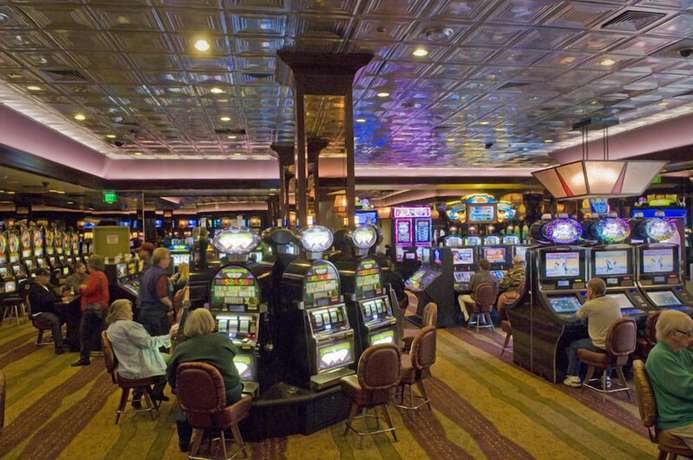 Imagen de los interiores del Hotel Carson Valley Inn. Foto 16