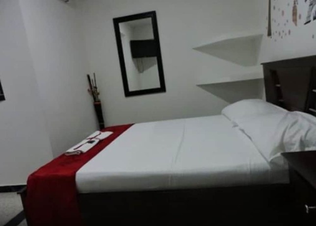 Imagen de la habitación del Hotel Cartago Plaza. Foto 7