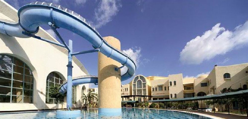 Imagen de la piscina del Hotel Carthage Thalasso Resort. Foto 7