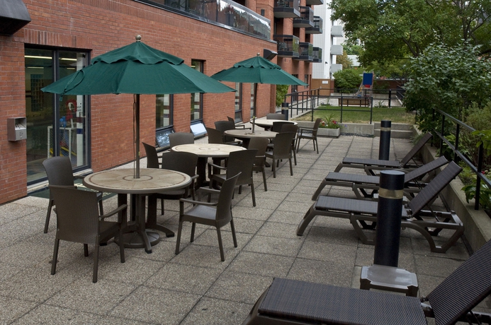 Imagen de los exteriores del Hotel Cartier Place Suite. Foto 9