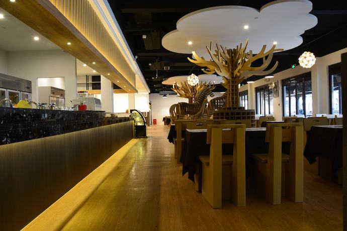 Imagen del bar/restaurante del Hotel Carton King. Foto 4