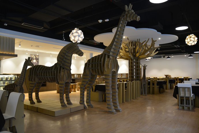 Imagen de los interiores del Hotel Carton King. Foto 16