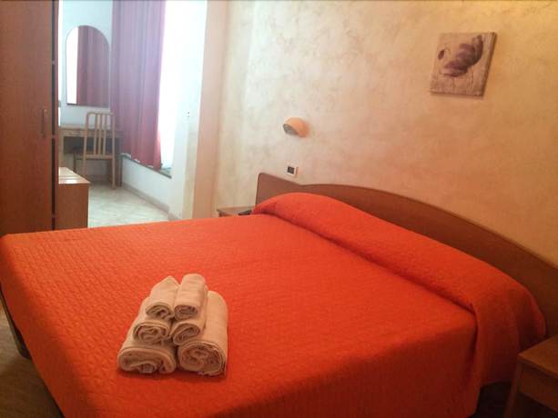 Imagen de la habitación del Hotel Caruso, Rimini. Foto 14
