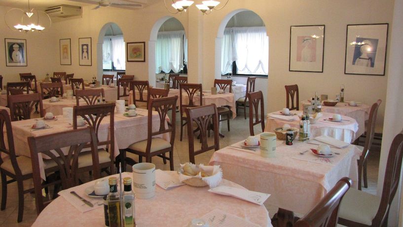 Imagen del bar/restaurante del Hotel Caruso, Rimini. Foto 8