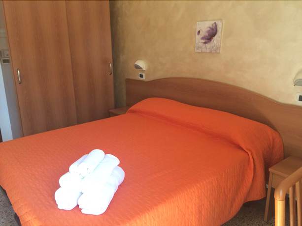 Imagen de la habitación del Hotel Caruso, Rimini. Foto 16