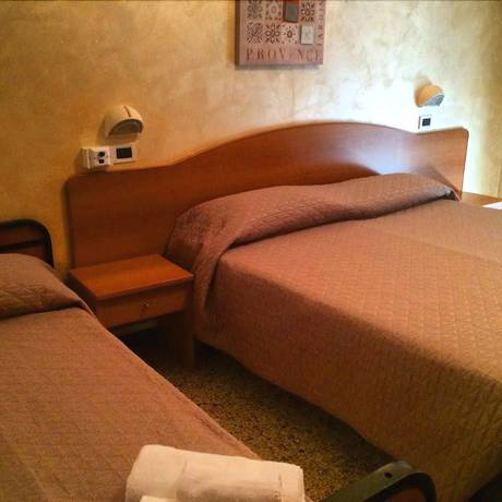 Imagen de la habitación del Hotel Caruso, Rimini. Foto 17