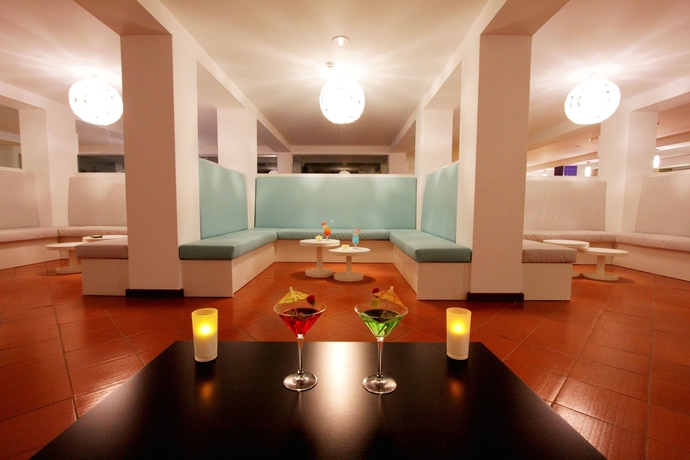 Imagen del bar/restaurante del Hotel Carvi Beach. Foto 5