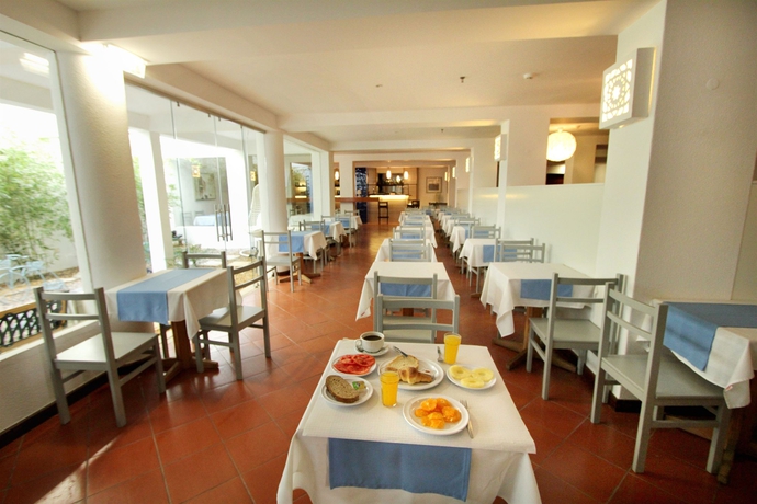 Imagen del bar/restaurante del Hotel Carvi Beach. Foto 9
