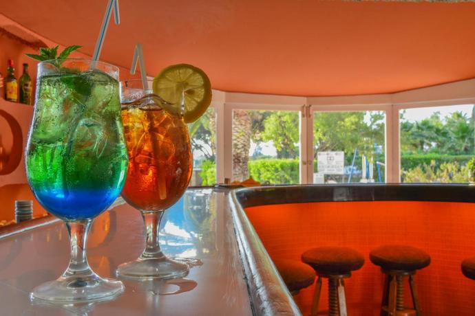 Imagen del bar/restaurante del Hotel Carvoeiro Garden. Foto 3