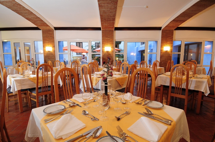 Imagen del bar/restaurante del Hotel Carvoeiro Plaza. Foto 3