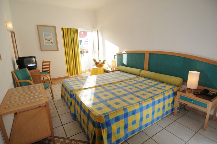 Imagen de la habitación del Hotel Carvoeiro Plaza. Foto 5