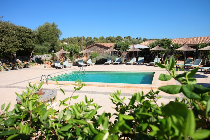 Imagen de la piscina del Hotel Ca's Garriguer. Foto 15