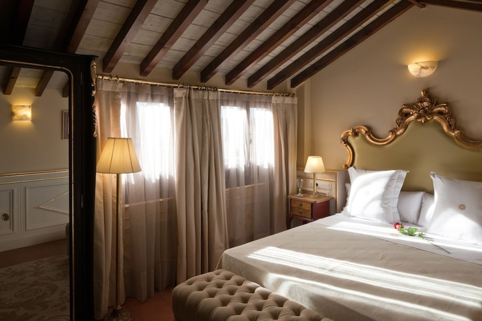 Imagen de la habitación del Hotel Casa 1800 Granada. Foto 10