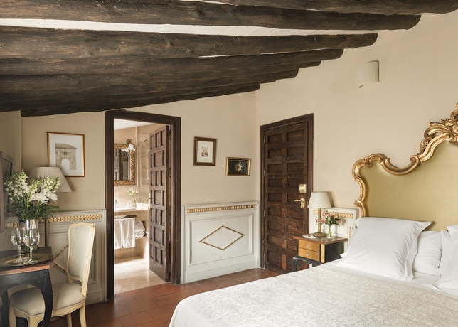 Imagen de la habitación del Hotel Casa 1800 Granada. Foto 12