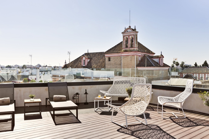 Imagen de la piscina del Hotel Casa 1800 Sevilla. Foto 17