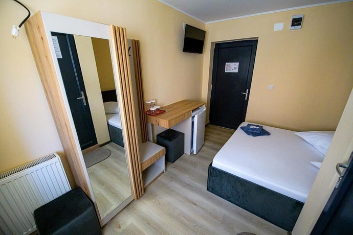 Imagen de la habitación del Hotel Casa ARENA Pitesti. Foto 5