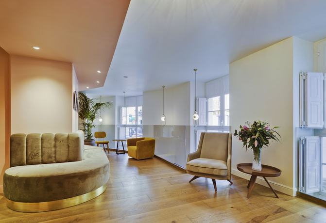 Imagen de los interiores del Hotel Casa Alberola Alicante, Curio Collection By Hilton. Foto 18