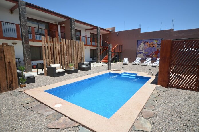 Imagen de la piscina del Hotel Casa Algarrobo. Foto 8