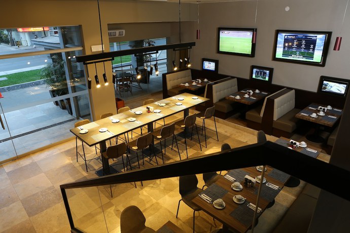 Imagen del bar/restaurante del Hotel Casa Andina Standard Piura. Foto 7