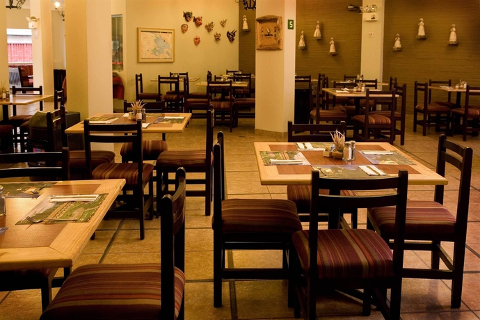 Imagen del bar/restaurante del Hotel Casa Andina Standard Puno. Foto 4