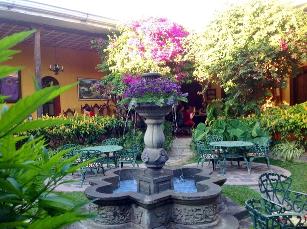 Imagen de los exteriores del Hotel Casa Antigua, Antigua Guatemala. Foto 11