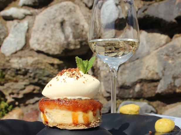 Imagen del bar/restaurante del Hotel Casa Arcas. Foto 7