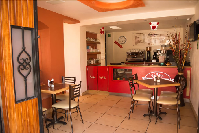 Imagen del bar/restaurante del Hotel Casa Arnel. Foto 6