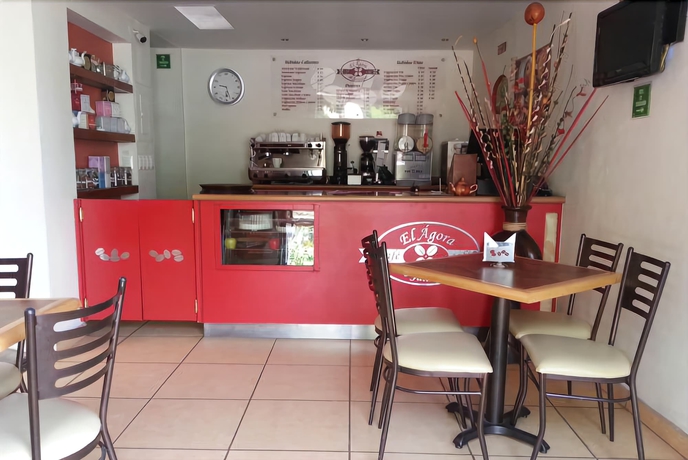 Imagen del bar/restaurante del Hotel Casa Arnel. Foto 7