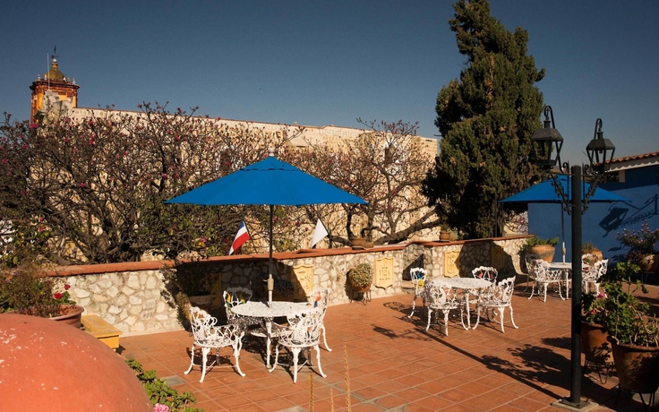 Imagen de los exteriores del Hotel Casa Arnel. Foto 15